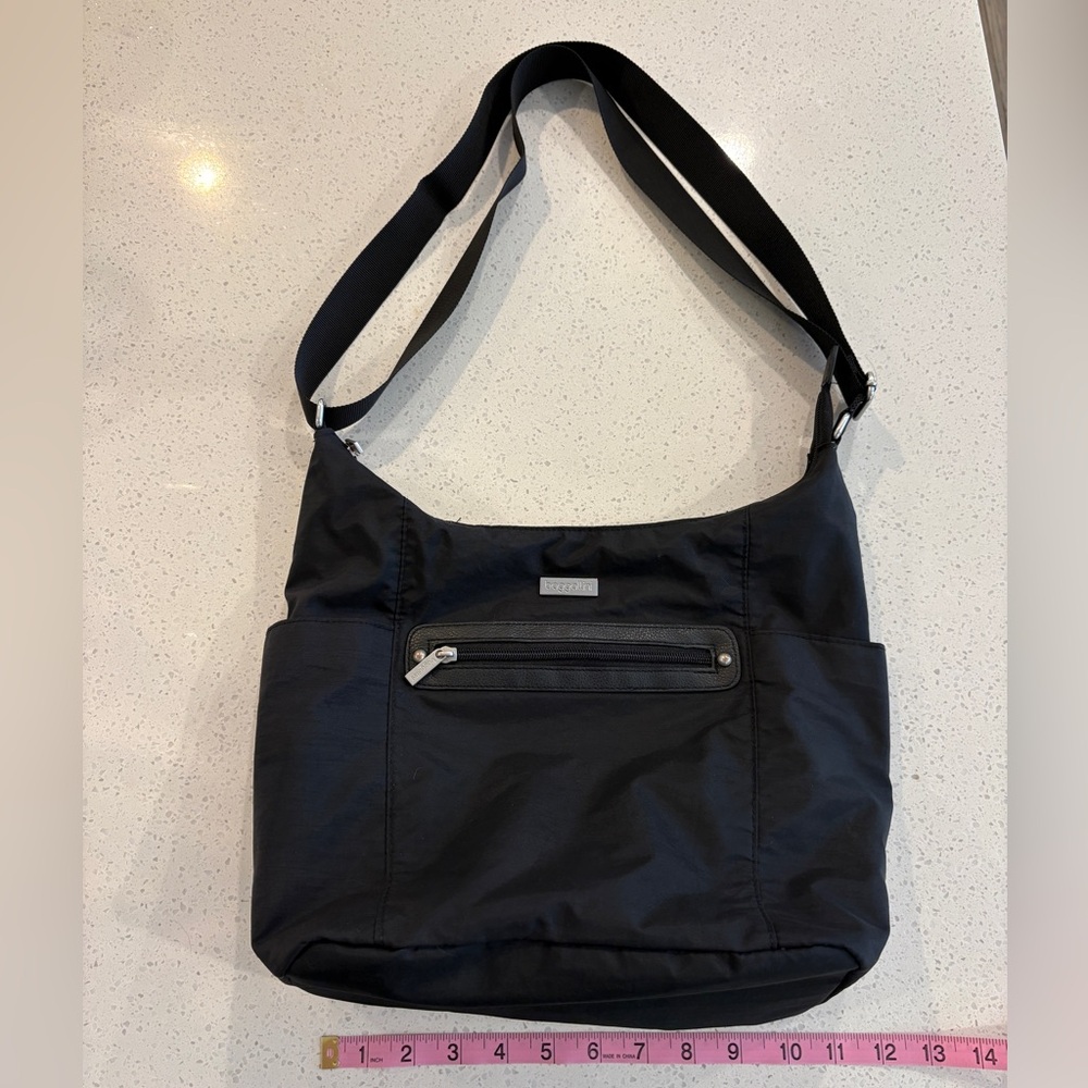 Baggallini Black Nylon Crossbody Shoulder Bag